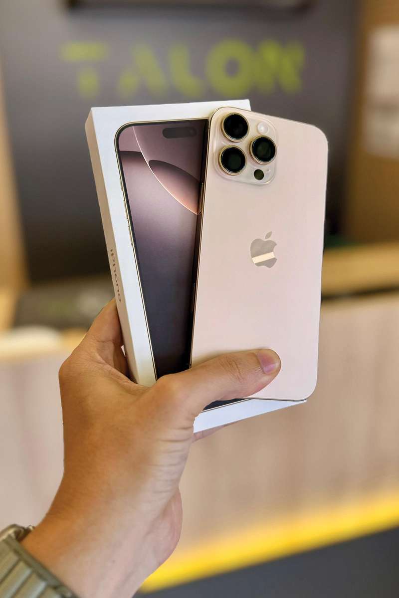 iPhone 16 Pro Max - A Talon foi a primeira a trazer para Macaé o novo iPhone lançado pela Apple, com um presente exclusivo para os clientes que  compraram na pré-venda Talon. (Arquivo Talom)