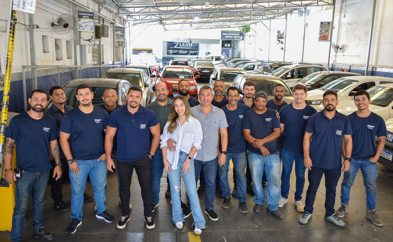 Revista Divercidades apresenta Zuum Vidrocar de Macaé comemorando 35 anos com toda equipe