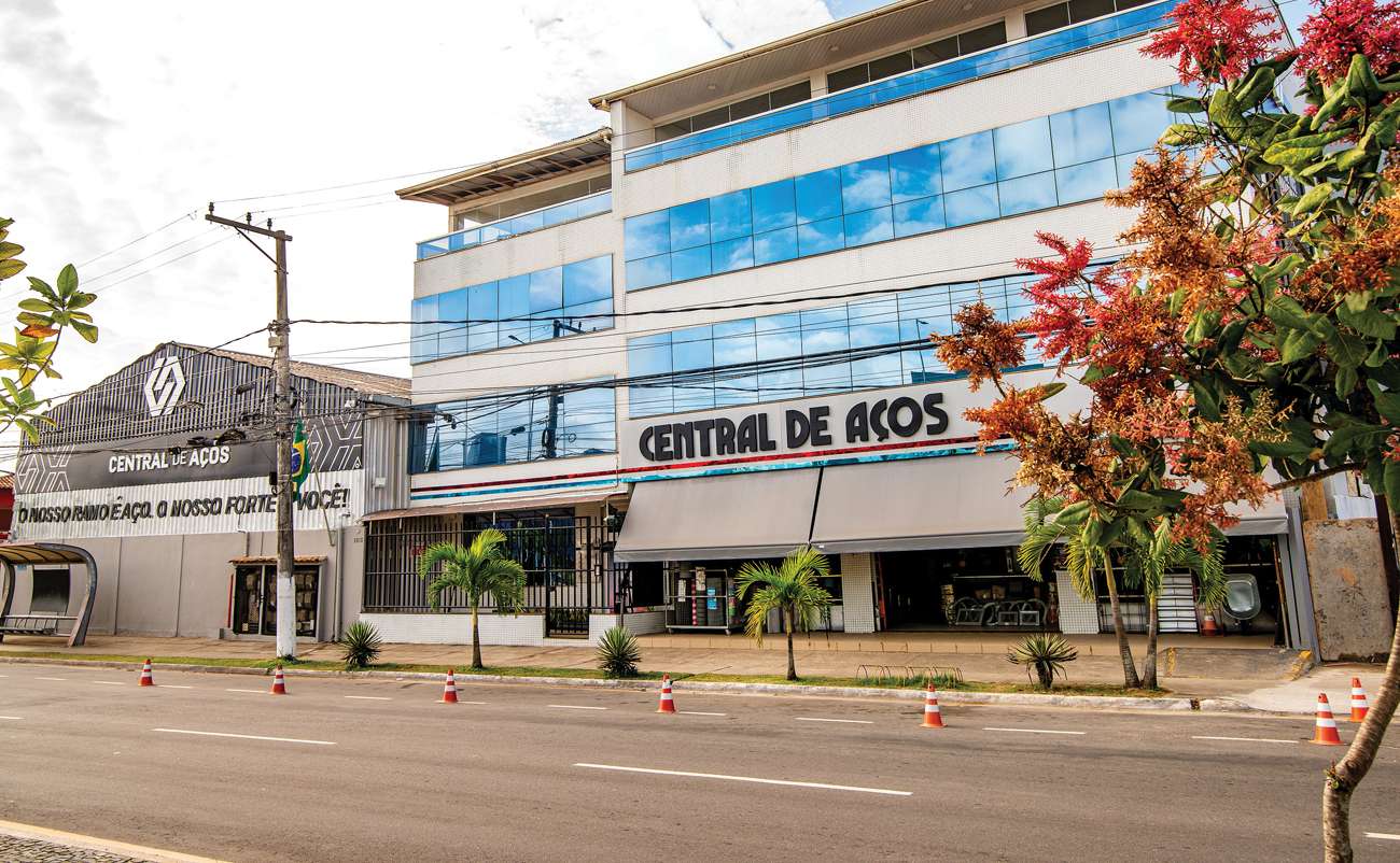 A Central de Aços passou por uma reformulação da logomarca e da fachada da loja, que fica na Av. Evaldo Costa