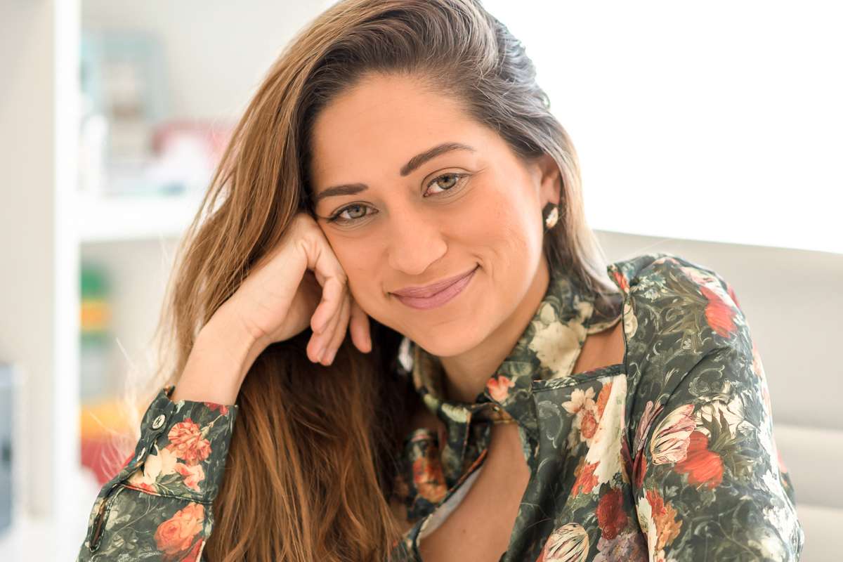 Veridiana Sass - Nutricionista, pós-graduada em Nutrição Funcional e Fitoterapia, pós-graduanda em Gastroenterologia, especializada em modulação intestinal e terapeuta ayurveda. CRN: 22102051. Instagram: @nutri.veridianasass