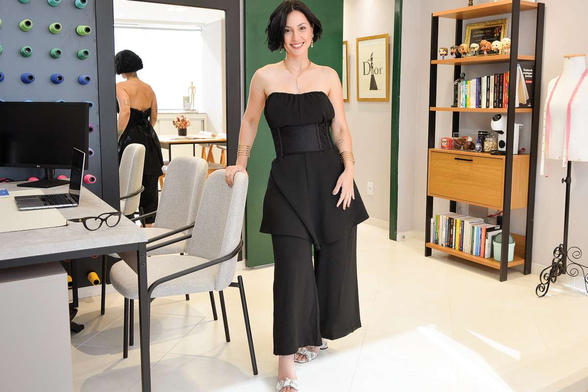 Evelyn Pinot em seu escritório. Para a consultora de estilo, a moda é uma extensão da personalidade e o estilo pessoal é a forma de expressar quem somos