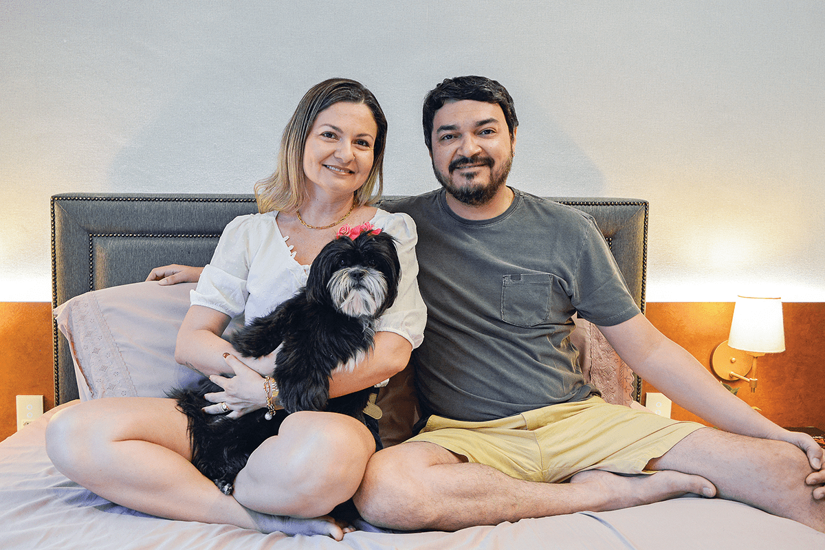 O casal Kelly Barreto e André Cardoso decidiu não ter filhos biológicos por conta do seu estilo de vida. Eles adotaram a Chase, uma Shitzu misturada, que se tornou a rainha da casa