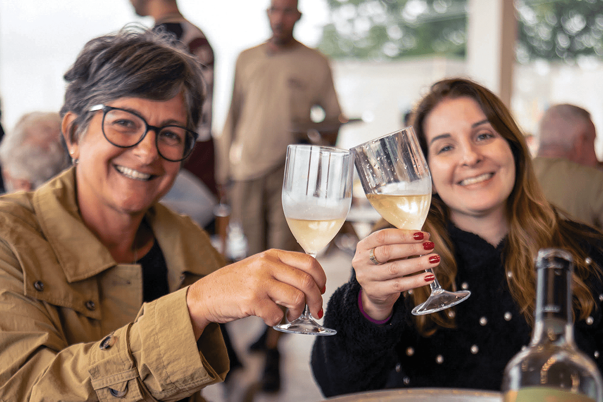 Ana Carla Garcia com a amiga Aline Vasconcelos. Ela destaca o spa e a gastronomia do hotel, ideal para curtir e relaxar com os amigos