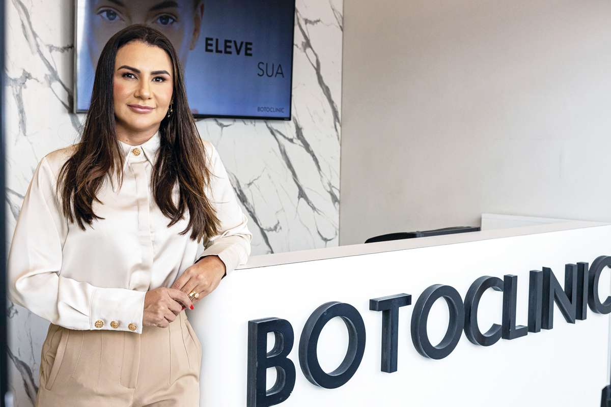 Dra. Maira Assis é a responsável técnica de Botoclinic e destaca o equipamento Ultraforme, que estimula a produção de colágeno. (Foto Bruno Campos)