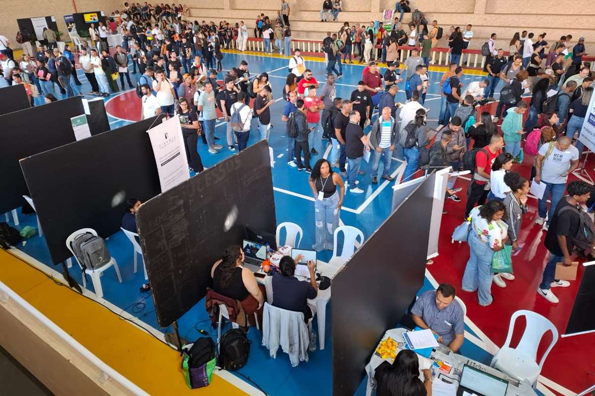 Evento acontece neste sábado, 15; candidatos devem levar currículo e documento de identificação