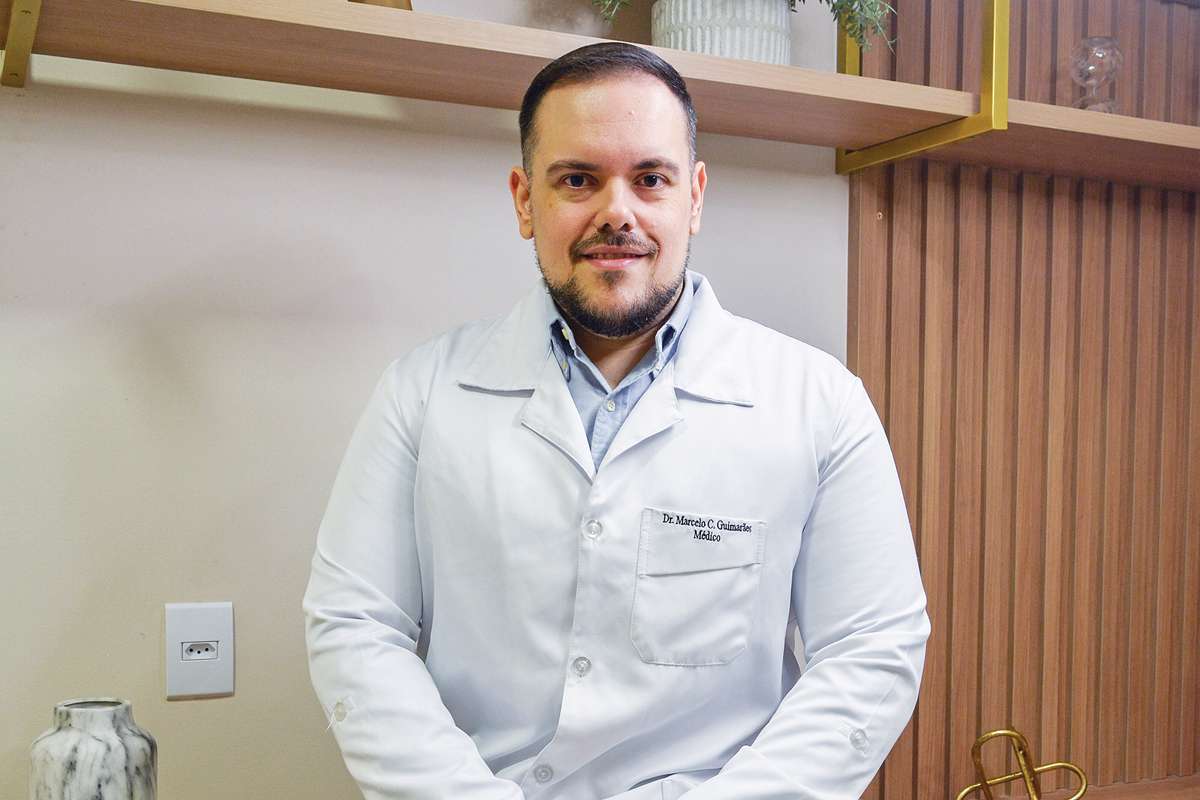 O geriatra Marcelo Guimarães destaca a importância dos cuidados extras com os idosos no verão, principalmente, com relação à hidratação. (Foto Alle Tavares)