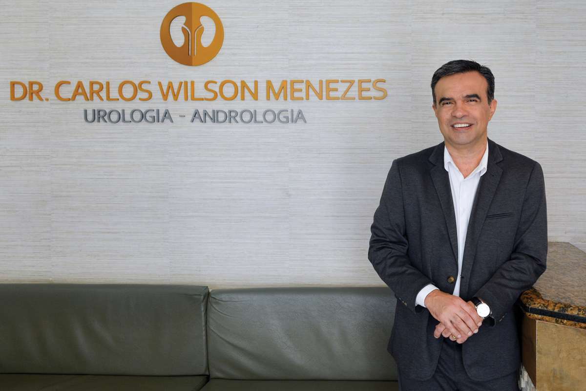 O trabalho do Dr. Carlos Wilson tem impactado positivamente a vida de muitos homens que buscam melhorar sua autoestima e qualidade de vida. A estética íntima masculina ainda é um tabu para muitos, mas a crescente procura por esses procedimentos demonstra que os homens estão cada vez mais preocupados com seu bem-estar e felicidade. (Foto Alle Tavares)