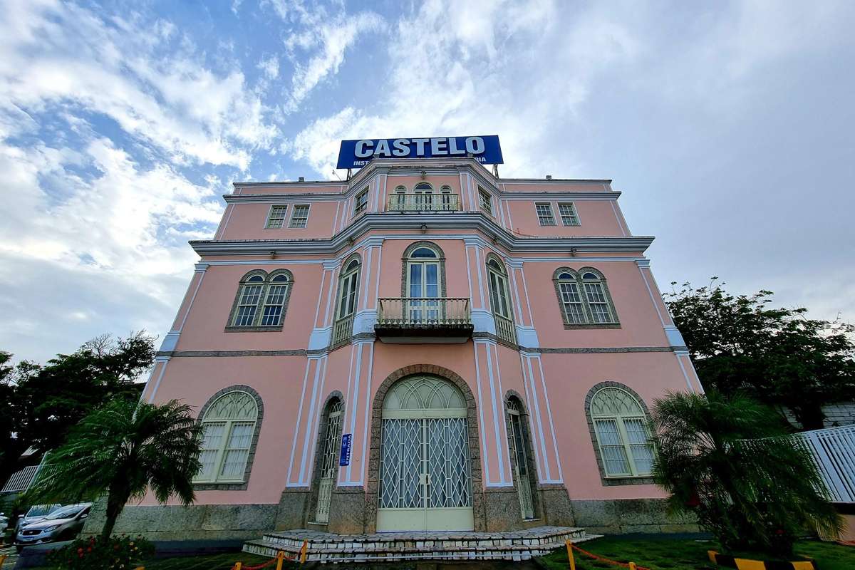 O Colégo INSG Castelo Macaé fica na Av. Santos Moreira, 445, Miramar, Macaé-RJ.