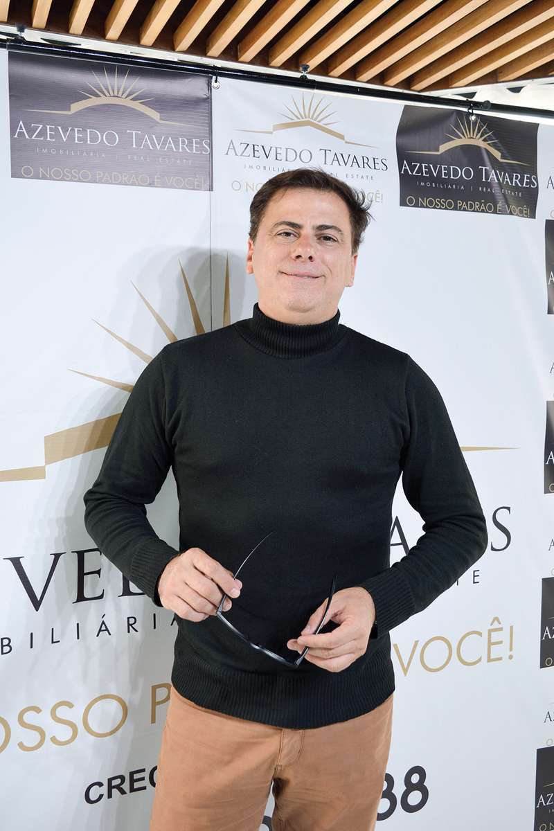 Marcos Abreu é um dos corretores de excelência da Azevedo Tavares, e está sempre pronto a encontrar o imóvel perfeito para os clientes. (Foto Alle Tavares)