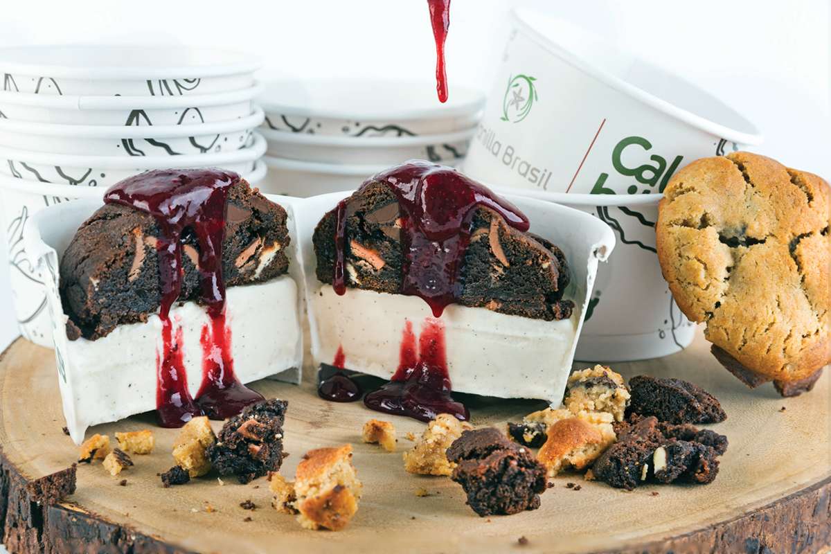 A novidade da Calebito são as sobremesas, como o Soho Cookie, que é um cookie de baunilha com gotas de 3 chocolates, com sorvete de baunilha ou chocolate belga, podendo escolher entre as caldas de brigadeiro belga ou frutas vermelhas.