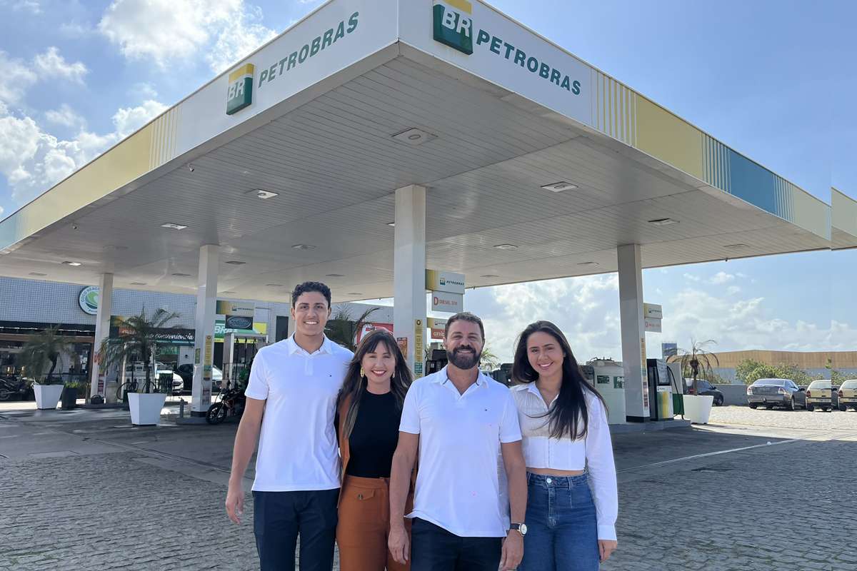 David Batista e a esposa Tatiana estão à frente do Grupo Moreira Cabral, com os filhos Vitor e Natalia Afonso. São 13 postos e mais de 300 colaboradores. (Foto Alle Tavares)