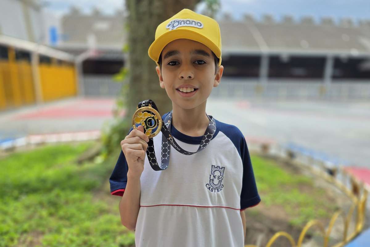 Davi Lessa conquistou medalha e participou da cerimônia nacional da ONANO, em São Paulo, ao lado de jovens cientistas de todo o país