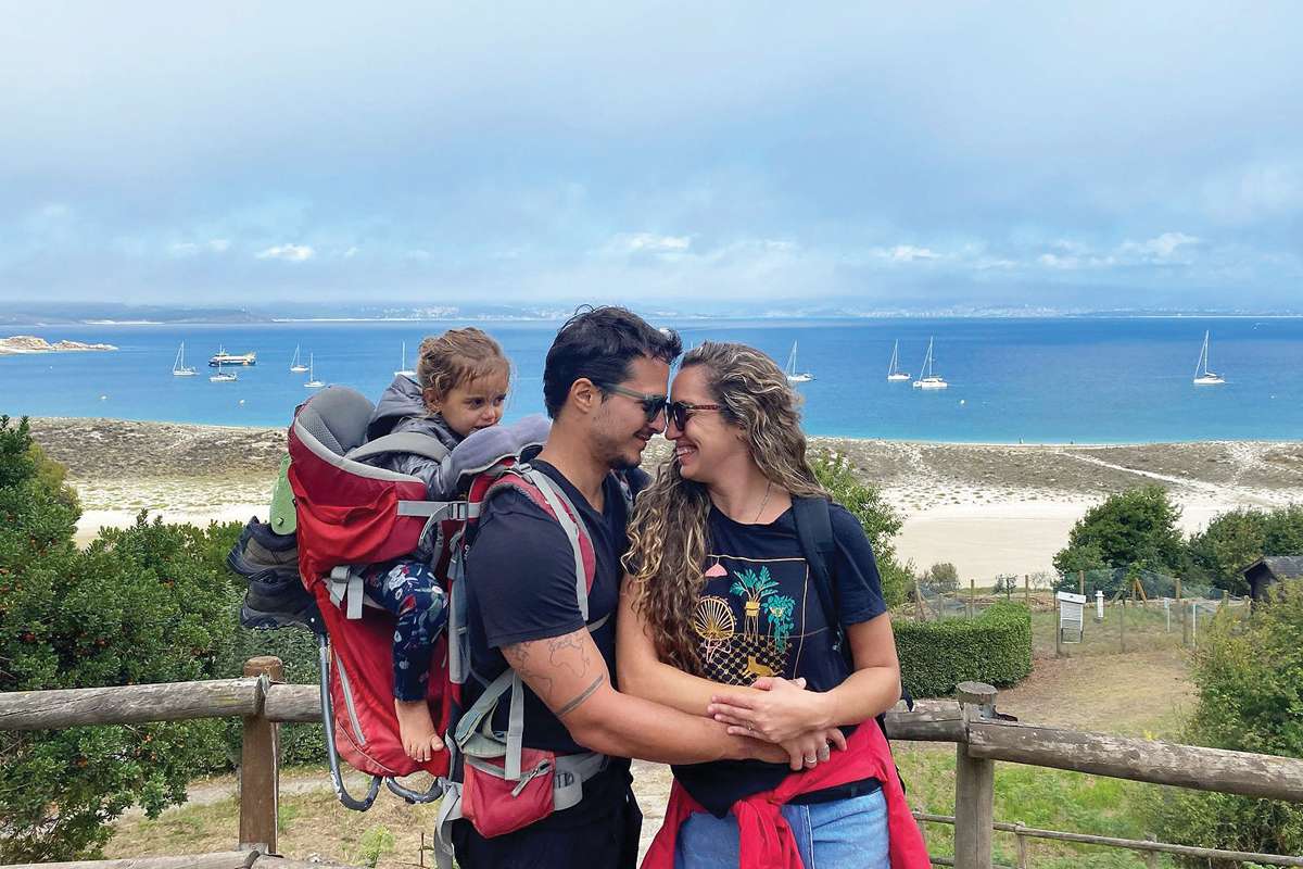 Maíra Silveira do Prado e Diogo Diederichs Prado compartilham apaixão de viajar, agora, ao lado da filha Nalu, de 5 anos. Eles sempre encaram os desafios como um aprendizado