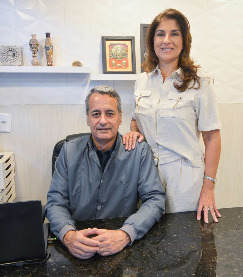 O casal de dentistas Dr. Cleuber Balzana e Dra. Maria Fernanda Brandão fundou a Spa do Sorriso há 24 anos no centro da cidade. (Foto Alle Tavares)