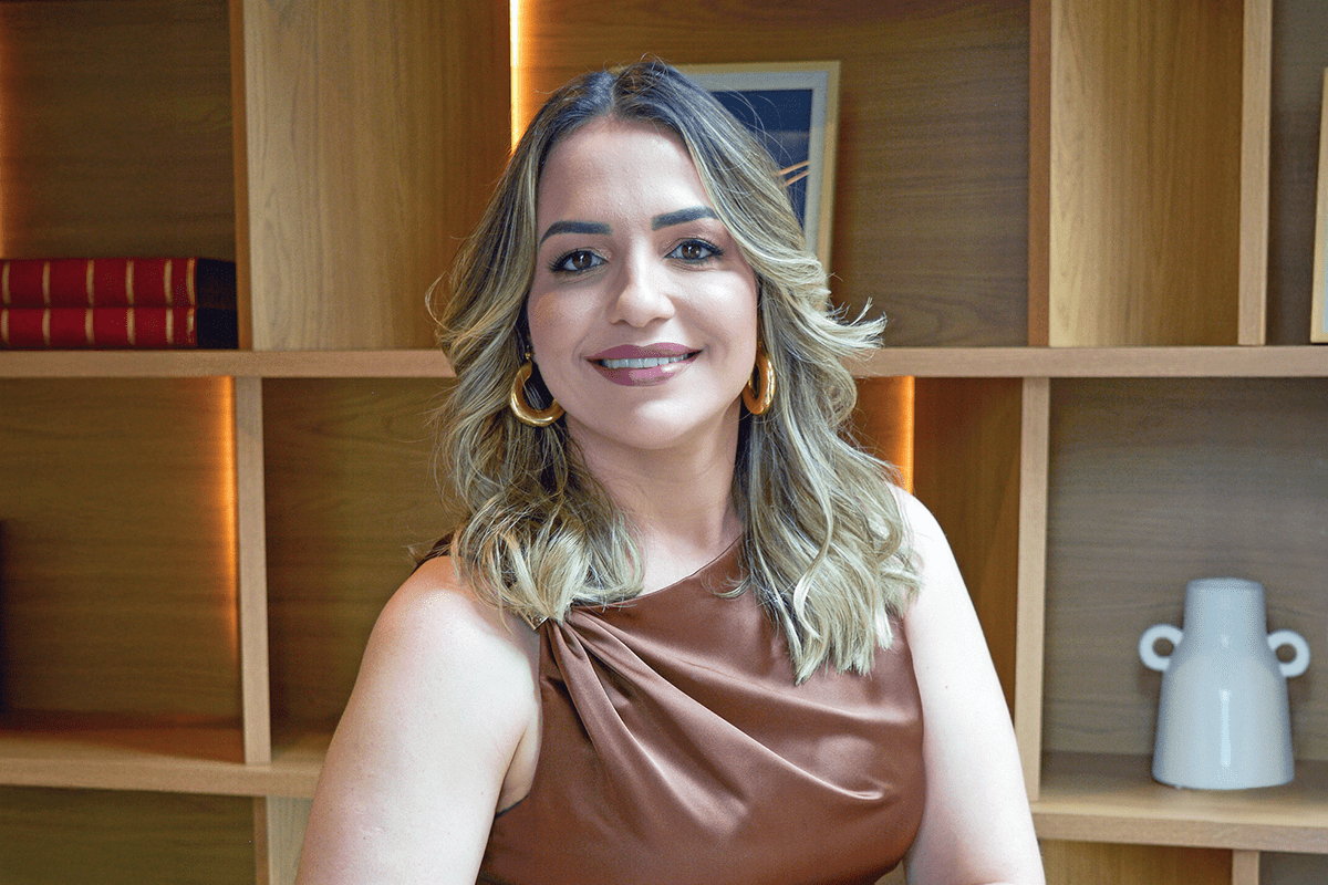 Dra. Giani Rambaldi é farmacêutica clínica especialista em emagrecimento e fitoterapia e tem ajudado muitas mulheres a perderem peso de forma saudável com o seu método Mindset Fit