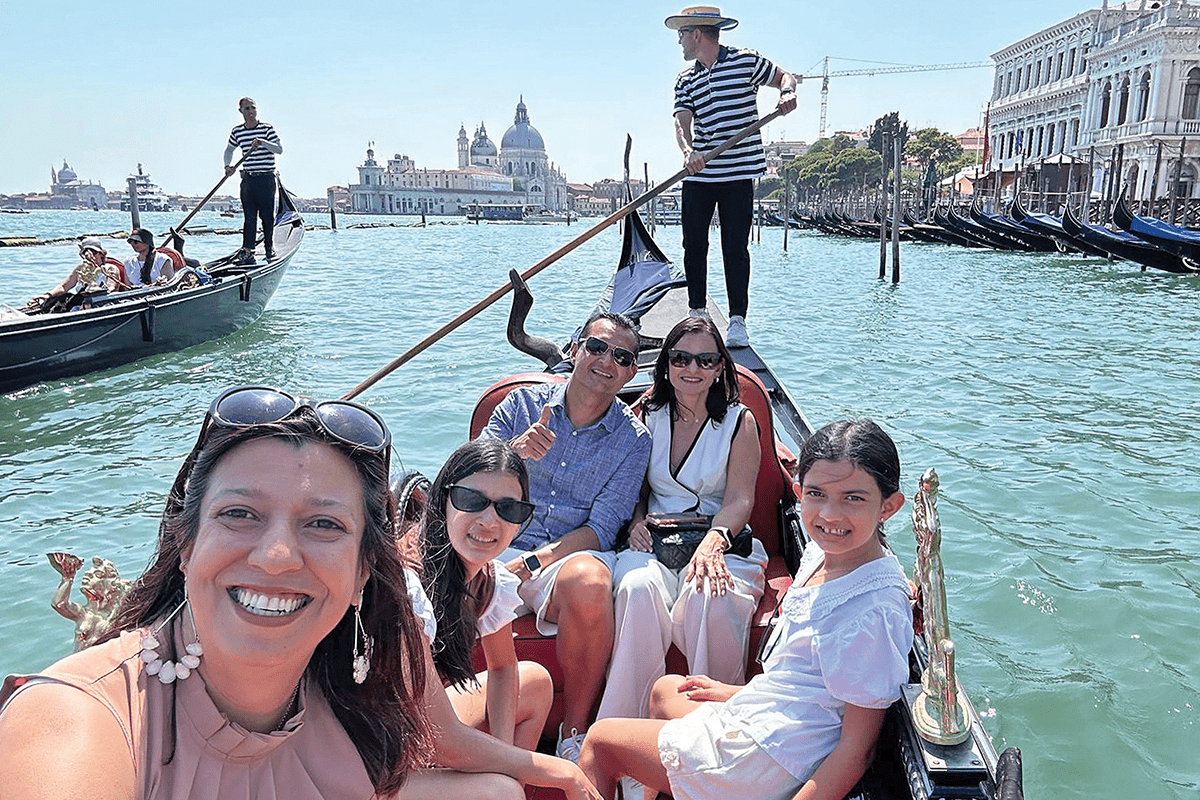 Erica Cuzatti foi para a Itália com o filho em busca das suas origens italianas, conseguiu a dupla cidadania, passou a oferecer o serviço de consultoria para pessoas que também queriam fazer o processo e, hoje, também atua como profissional de turismo na Itália