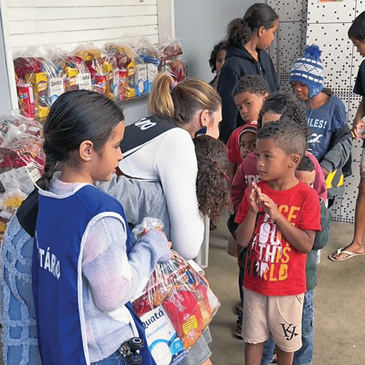 O Projeto CORDA atende 500 famílias cadastradas, com apoio de cestas básicas e encaminhamento para clínicas especializadas