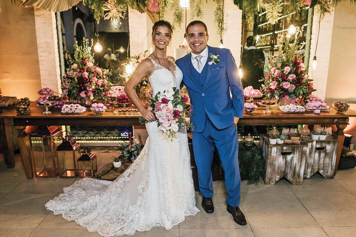 Lívia Barcelos e Ramon Pessanha se casaramno Ô Zé Gastronomia. Ela conheceu a casa
por meio de uma matéria da DiverCidades e já
realizou diversas festas com eles
