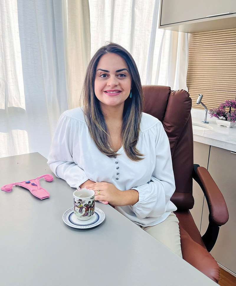 Dra. Jade Bittencourt diz queapós os 35 anos, a fertilidade feminina sofre uma queda importante, especialmente na qualidade dos óvulos