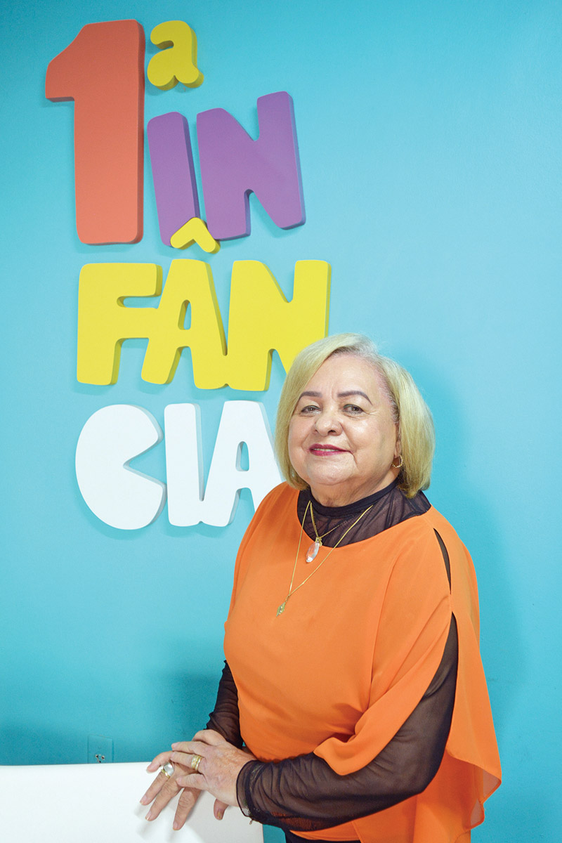 Maria de Lourdes Mendes, mãe do Dennys, é a fundadora da Creche 1ª Infância e responsável pela Unidade Riviera. (Foto Alle Tavares)