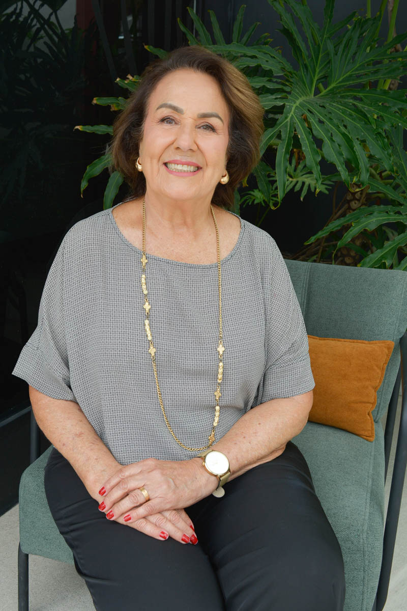 Marialva Neto Gentil fez a cirurgia de catarata com a Dra. Liz. Ela destaca a atenção e o cuidado da oftalmologista no processo e adorou o resultado. (Foto Alle Tavares)