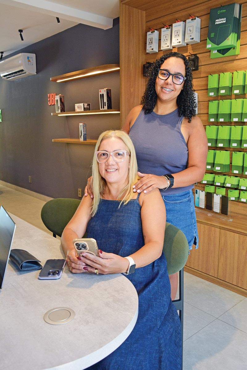 Roseane Nantes e a filha Lohany. Elas sempre ficam muito à vontade com o atendimento atencioso recebido pela equipe da Talon. (Foto Alle Tavares)