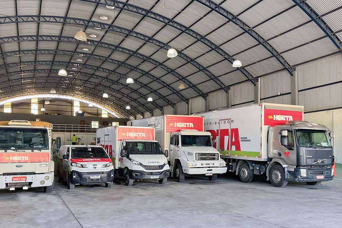 O Da Horta Distribuidor movimenta cerca de 300 toneladas mensais de alimentos, entre frutas, legumes, verduras e hortaliças, abastecendo hotéis, restaurantes, supermercados e hortifrutis da região. (Foto Alle Tavares)