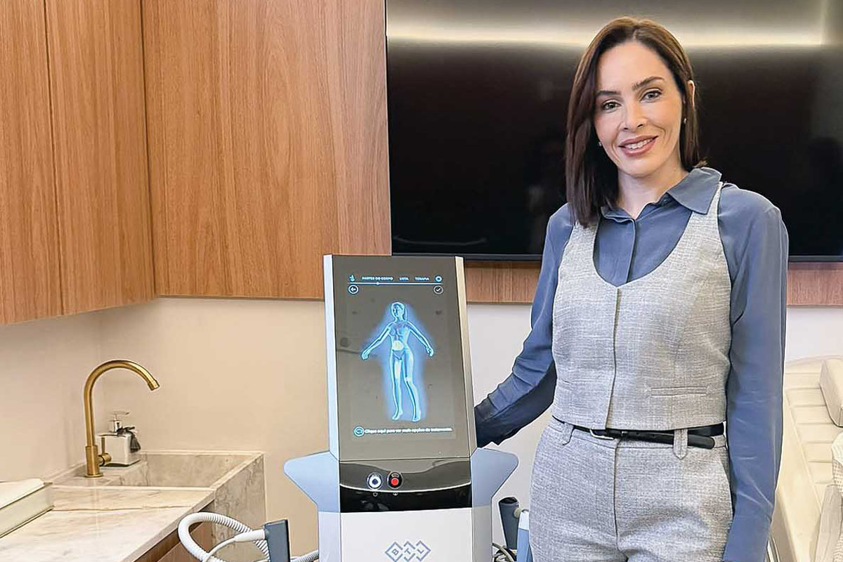 Segundo a Dra. Nina Dultra, a tecnologia do BTL Exion atua ajudando na firmeza, hidratação e rejuvenescimento de forma natural, sem alterar a aparência da paciente. (Foto Alle Tavares)