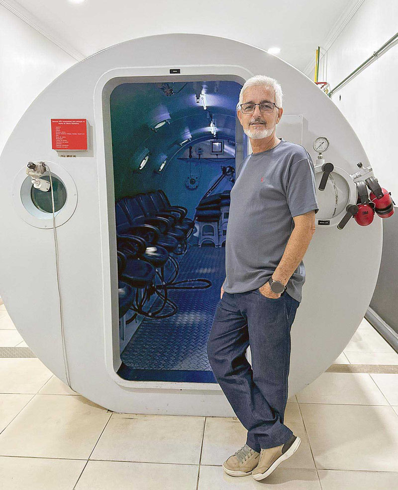 Antônio Carlos Braga, diagnosticado com cistite actínica em 2022, está finalizando o tratamento na clínica e está muito satisfeito com os resultados. (Foto Alle Tavares)