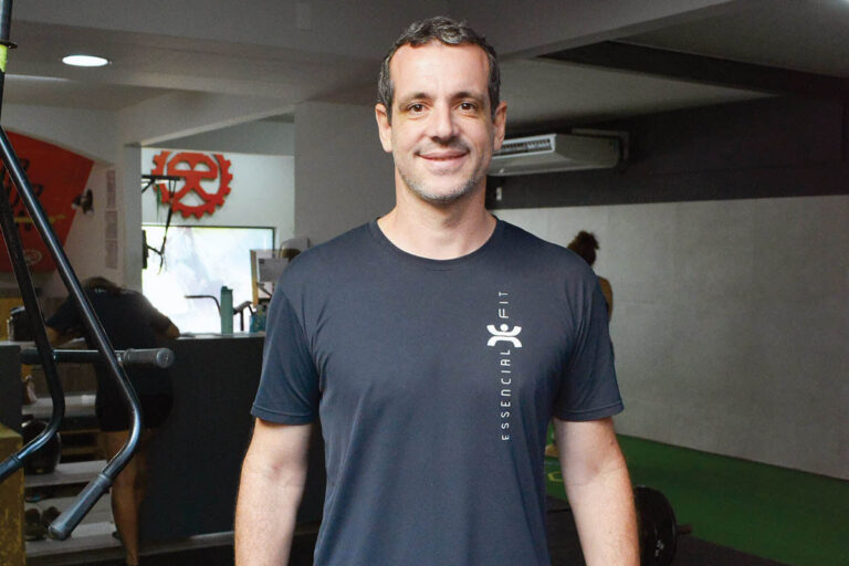 Rafael Köhler É Professor de Educação Física, Pós-graduado em Fisiologia do Exercício, Atividade Física Adaptada e Saúde. Reabilitação cardíaca pelo INCOR.