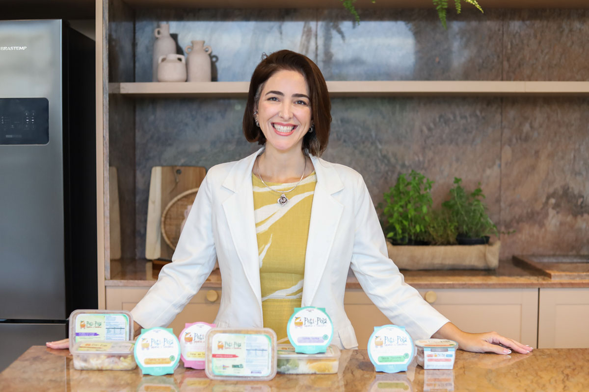 Atendendo a pedidos das clientes, a empresária Izabela Rosa retornou com a Peti-Polá ao mercado com as papinhas e comidinhas que conquistaram mamães e bebês. (Foto Alle Tavares)