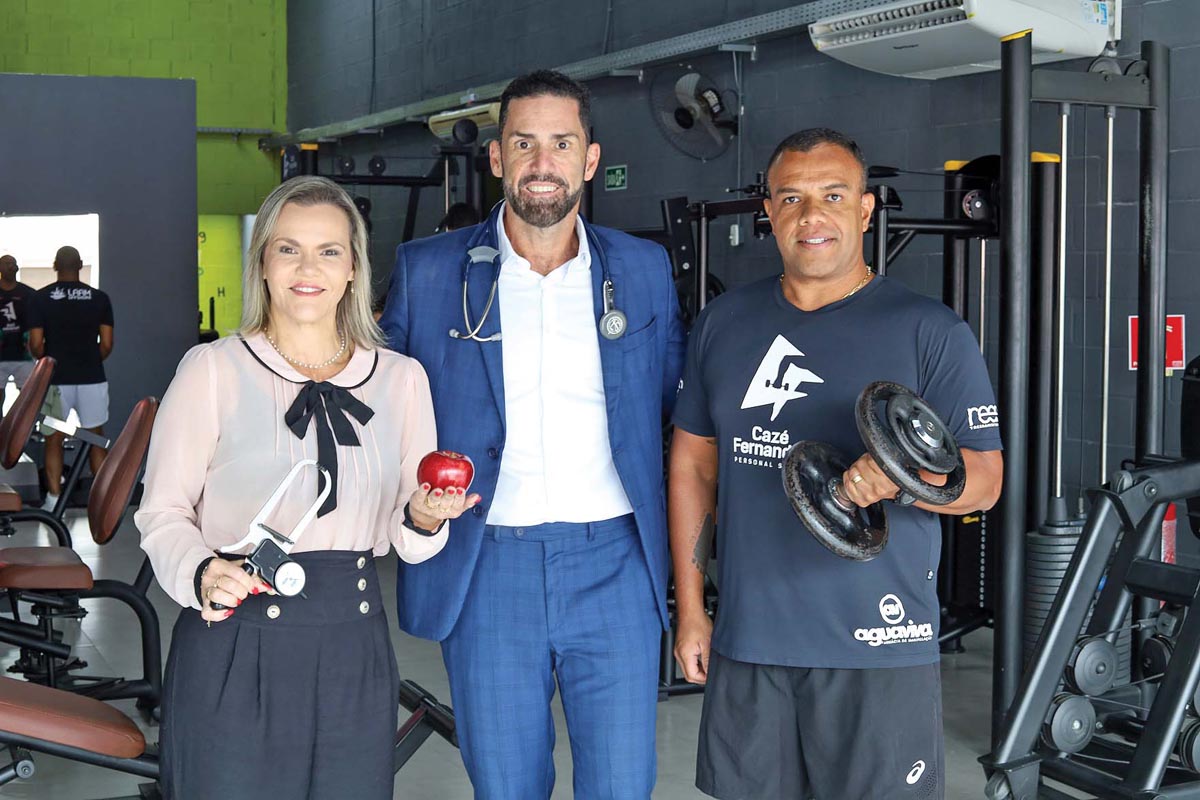 Os pacientes contam ainda com uma equipe multidisciplinar formada pela nutricionista Gláucia Pinheiro, Dr. Carlos Emir Jr. e o preparador físico Cazé Fernandes, e a psicóloga Paola Tola, que não está na foto. (Foto Alle Tavares)