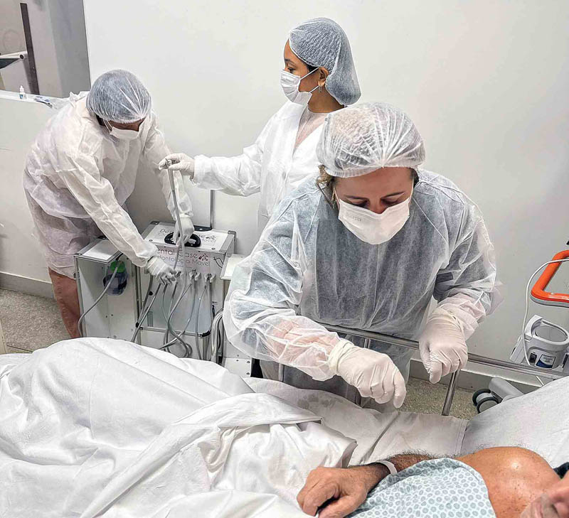 Dra. Juliana Brito está preparada para atender clientes de todas as idades, seja no consultório, no hospital ou home care. (Foto Alle Tavares)