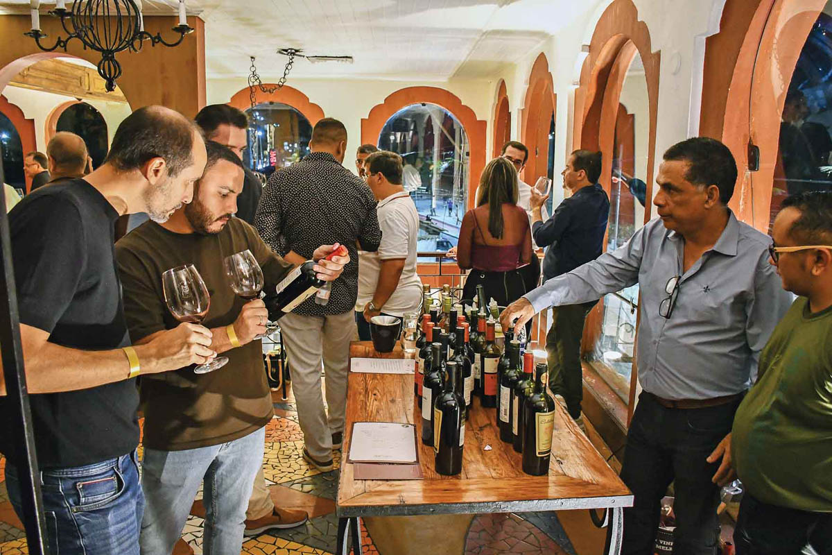 O Tempo Di Vino, evento realizado em agosto, promoveu uma experiência diferenciada aos amantes do vinho, proporcionando uma maneira de vivenciar a bebida, com muita história. (Foto Alle Tavares)